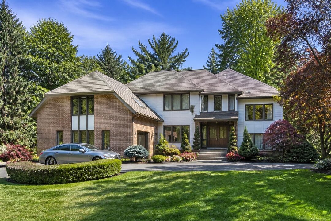 explore the unique features of 105 middletown rd, holmdel, nj, including its exceptional amenities, design, and location advantages.